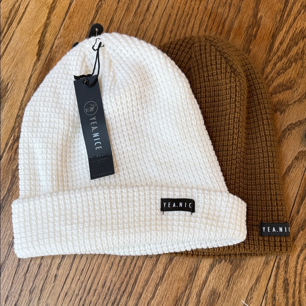 Yeanic White and Brown Beanie Set